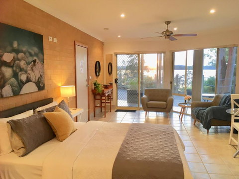 SilverWaters Waterfront Accommodation - Lismore Accommodation 1