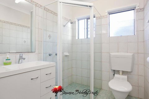 Jamaica Holiday Units - Lismore Accommodation 2