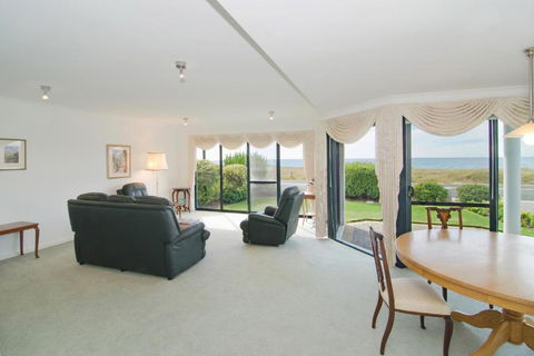 Bayside Beauty - Lismore Accommodation 1