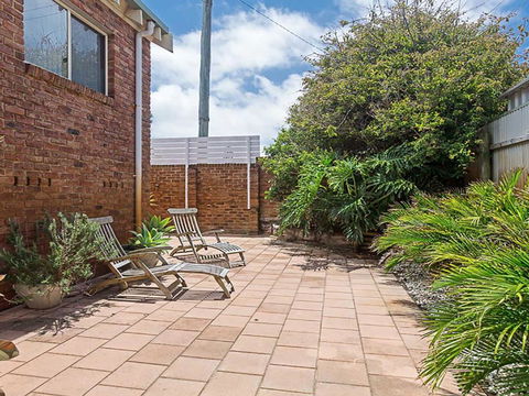 Birubi Beach House 14 Campbell Avenue Fantastic House & Close To The Surf Beach - Lismore Accommodation 3