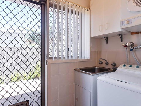 3 Ambleside 9 Shoal Bay Avenue Air Con WIFI & Close To The Water & Shoal Bay Shops - Lismore Accommodation 6