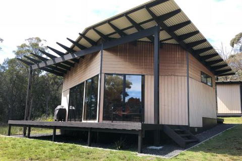BAY Of FIRES ECO HUT Off Grid Experience At Binalong Bay - Lismore Accommodation 2