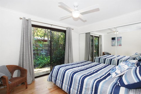 FABULOUS HOLIDAY HIDEAWAY COOLUM BEACH - Lismore Accommodation 3