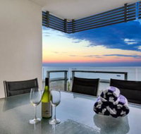 Oceana Darwin Central Oceanfront 3 bedroom 2 Lounge Room Pool Gym Tennis Court Sleeps 9 - Lismore Accommodation