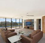 Seascape Apartments Unit 1201A Luxury apartment with views of the Gold Coast  Hinterland - Lismore Accommodation