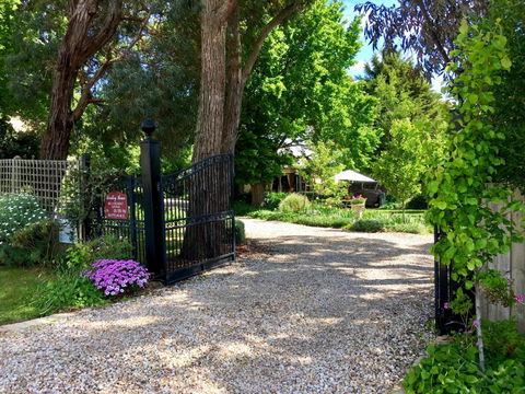 Bindley House B & B Cottage - Lismore Accommodation 6