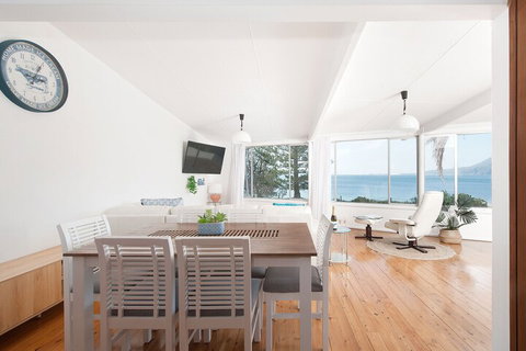 Sand Beach House Breathtaking View & Amazing Position Directly Opposite The Beach! - Lismore Accommodation 5