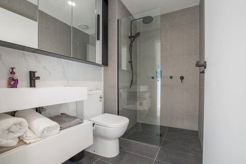 Brand New Apt With Sea Views In Heart Of St Kilda - Lismore Accommodation 7