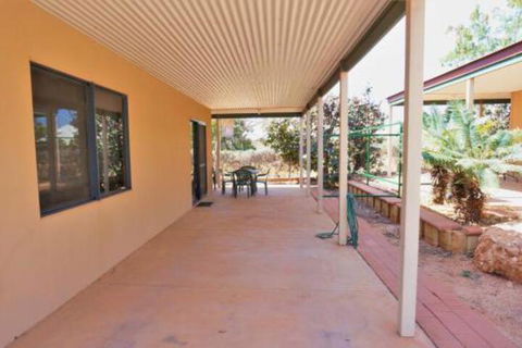 Ningaloo Breeze Villa 5 3 Bedroom Fully Self Contained Holiday Accommodation - Lismore Accommodation 3