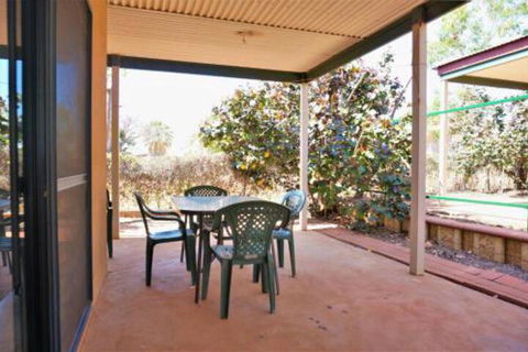 Ningaloo Breeze Villa 5 3 Bedroom Fully Self Contained Holiday Accommodation - Lismore Accommodation 2