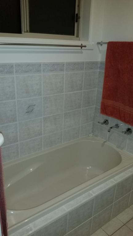 Twin Palms Holiday House At Lighthouse - Lismore Accommodation 3