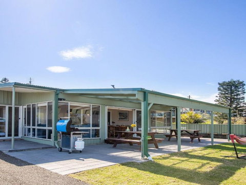 Antonios Paradise Spectacular Views Over Warrain Beach - Lismore Accommodation 6