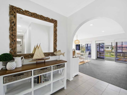 Hibbard Waterfront Escape - Lismore Accommodation 1