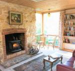 Adelaide Hills Camellia Cottage WiFi - Lismore Accommodation