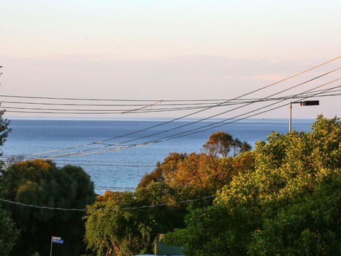 DROMANA BEACH SHACK... - Lismore Accommodation 2