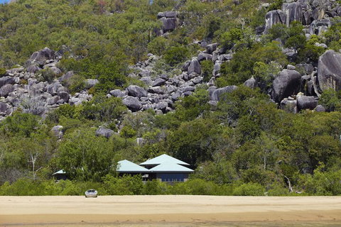 Absolute Beachfront - Lismore Accommodation 1