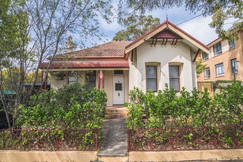 Beautiful Pre-loved Ashfield 4 Bedroom Home - Lismore Accommodation 2
