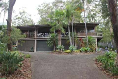 LIZ LAKE - Lismore Accommodation 0