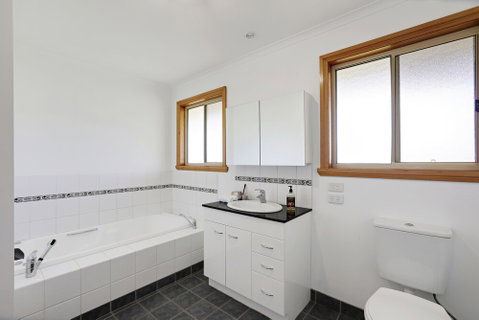 Yarragon 4 Bedroom House In Gippsland - Lismore Accommodation 5