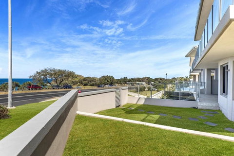 Beachfront Cabarita Apartment - Lismore Accommodation 6