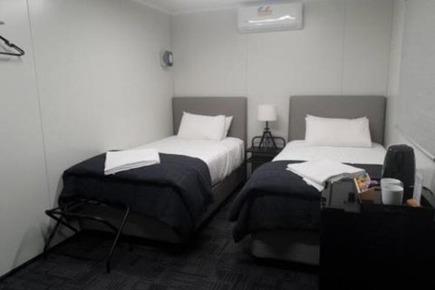 Cornwall House Accommodation - Lismore Accommodation 5