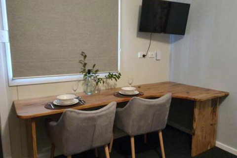 Cornwall House Accommodation - Lismore Accommodation 7