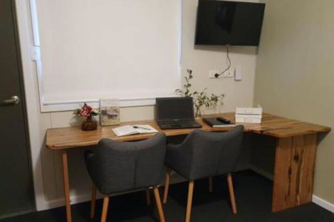 Cornwall House Accommodation - Lismore Accommodation 2