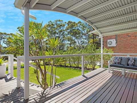 Akarana Beach House :: Jervis Bay Rentals - Lismore Accommodation 5