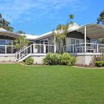 Akarana Beach House :: Jervis Bay Rentals - Lismore Accommodation 0