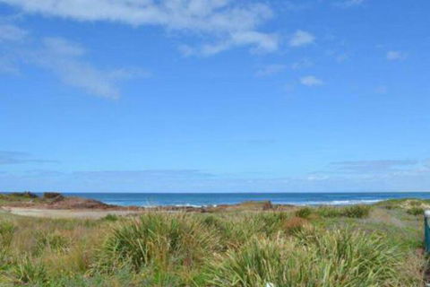 Birubi Breezes 2 / 7 Fitzroy St. Large Duplex With Air Conditioning WIFI & Only 5 Minute Walk To The Beach - Lismore Accommodation 7