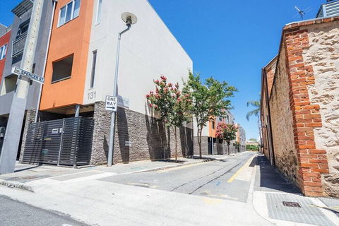 Nirvana On Gray Netflix WiFi Nespresso & More - Lismore Accommodation 2