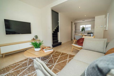 Nirvana On Gray Netflix WiFi Nespresso & More - Lismore Accommodation 3