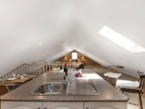 Old Mansfield Loft Gardens Gazebo & Getaways - Lismore Accommodation 3