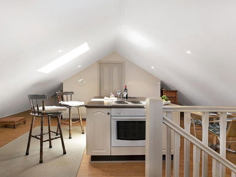 Old Mansfield Loft Gardens Gazebo & Getaways - Lismore Accommodation 5