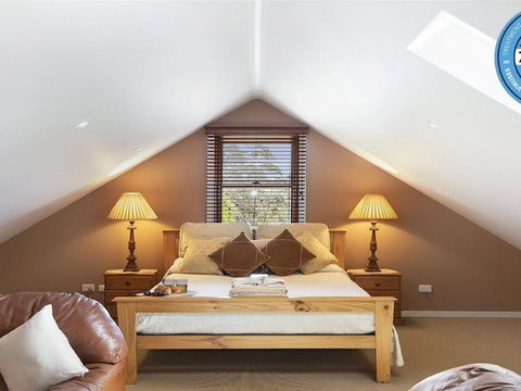 Old Mansfield Loft Gardens Gazebo & Getaways - Lismore Accommodation 4