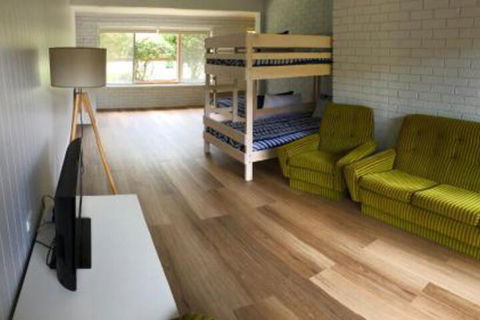 HIP NAUTIC 100 Metres To Beach - Lismore Accommodation 5
