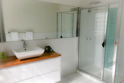 BAY Of FIRES BEACH SHACK Ocean Views From A Modern Beachhouse - Lismore Accommodation 5