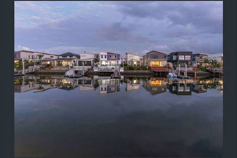 Hope Island Water Front House - Lismore Accommodation 1