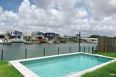 Hope Island Water Front House - Lismore Accommodation 3