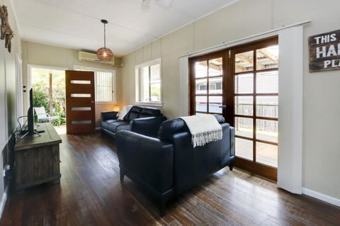 A Reel Teal - Lismore Accommodation 6