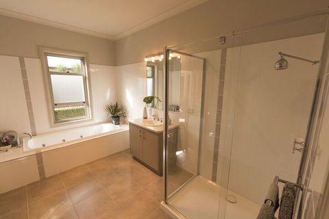 BEL MIREN SARAH LOUISA - Lismore Accommodation 5