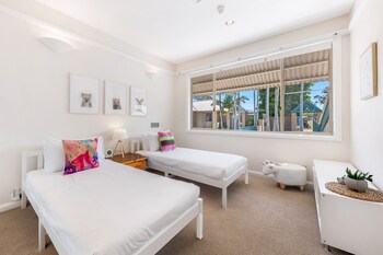 Sunshine Villa At Sanctuary Cove - Lismore Accommodation 6