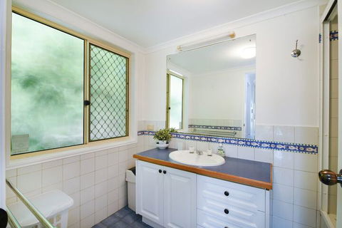 Blue Haven - 7 Egret Street - Lismore Accommodation 3