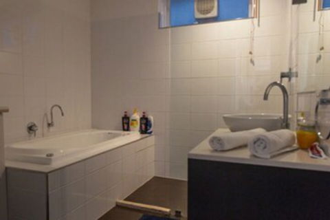 Bright & Spacious 2 Bedroom Apartment In Windsor - Lismore Accommodation 2