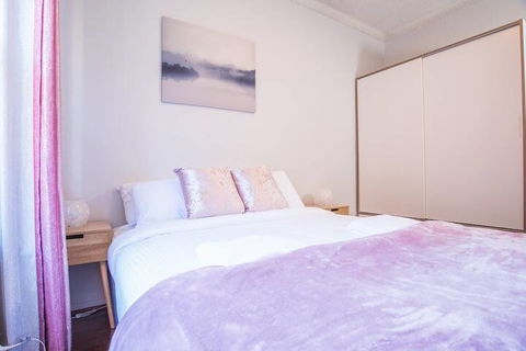 Vibrant And Colorful Apartment In Dollspoint - Lismore Accommodation 4