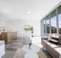 Wow Southport Apartment Near Light Rail Station - Lismore Accommodation