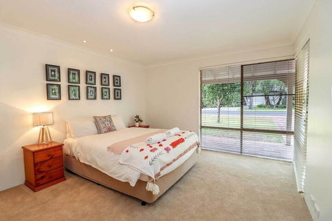 Seabreeze House - Lismore Accommodation 2