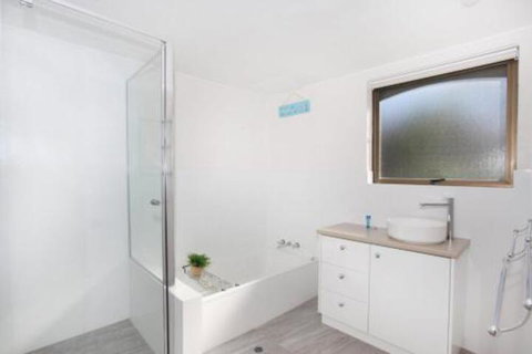 Unit 2 Cooltoro Court 7 Frank Street Coolum Beach 400 BOND LINEN INCLUDED - Lismore Accommodation 4