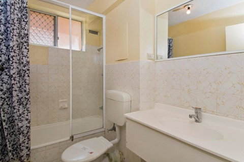 Ocean Court 1 13 Lord Street - Lismore Accommodation 4