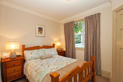 Brantwood Cottage Luxury Accommodation - Lismore Accommodation 4